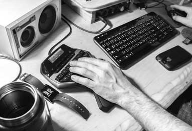 提供西甲-贝尔纳尔决心留巴萨，除非俱乐部要求|巴塞罗那|桑坦德竞技|球员|球队|赫罗纳_新浪体育_新浪新闻